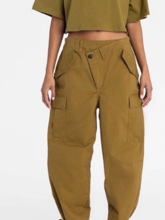KBB by KAHLANA Pants - KBB by KAHLANA Women's Mid-Rise Straight Leg Tan Cargo Jogger
Medium
NWT